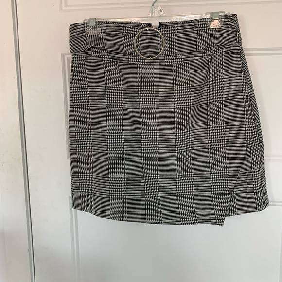 Skirt - Picture 1 of 2